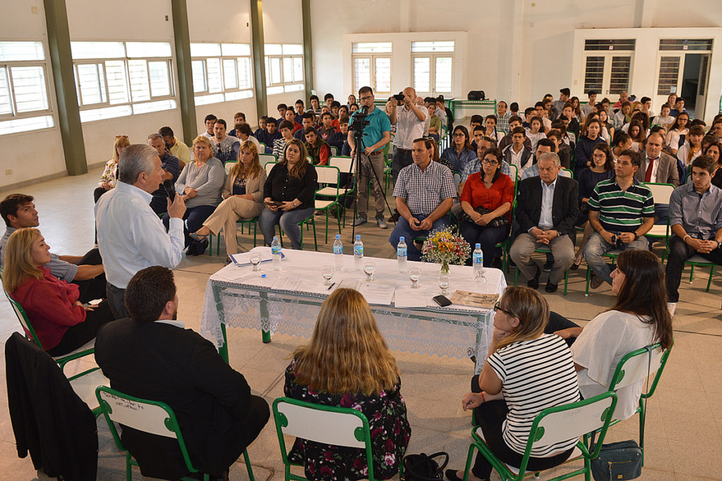 la-escuela-sale-de-la-escuela-3