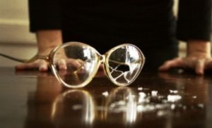 anteojos rotos violencia abr 2017