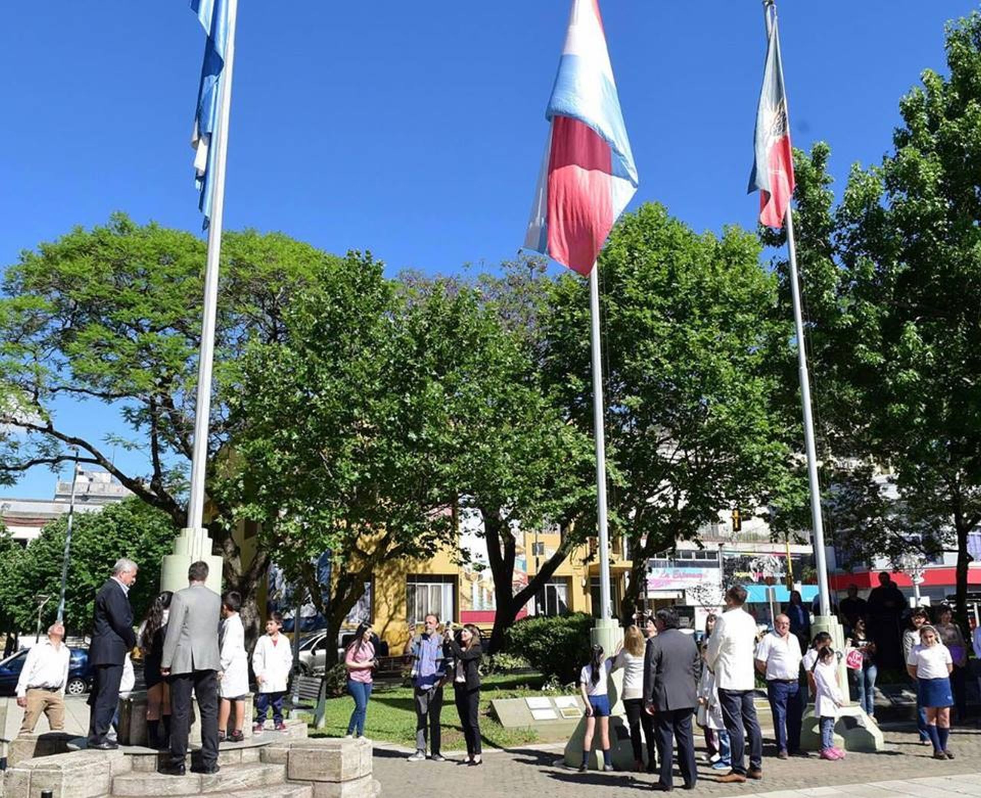 izamiento de banderas Concordia nov 2017