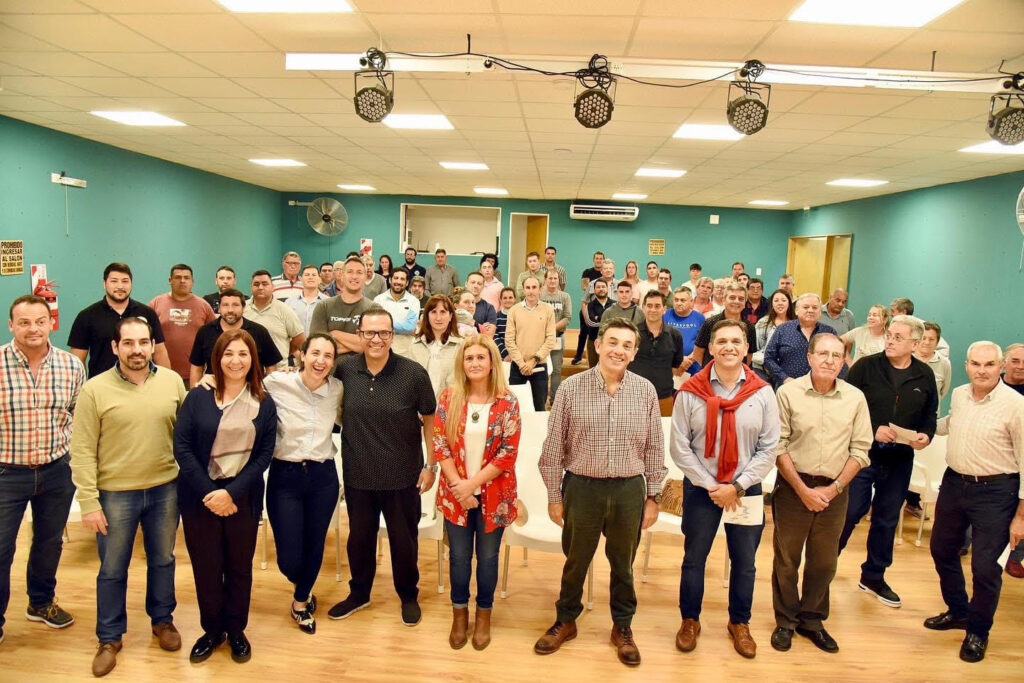 El Municipio hizo entrega de aportes económicos a clubes de la ciudad ...